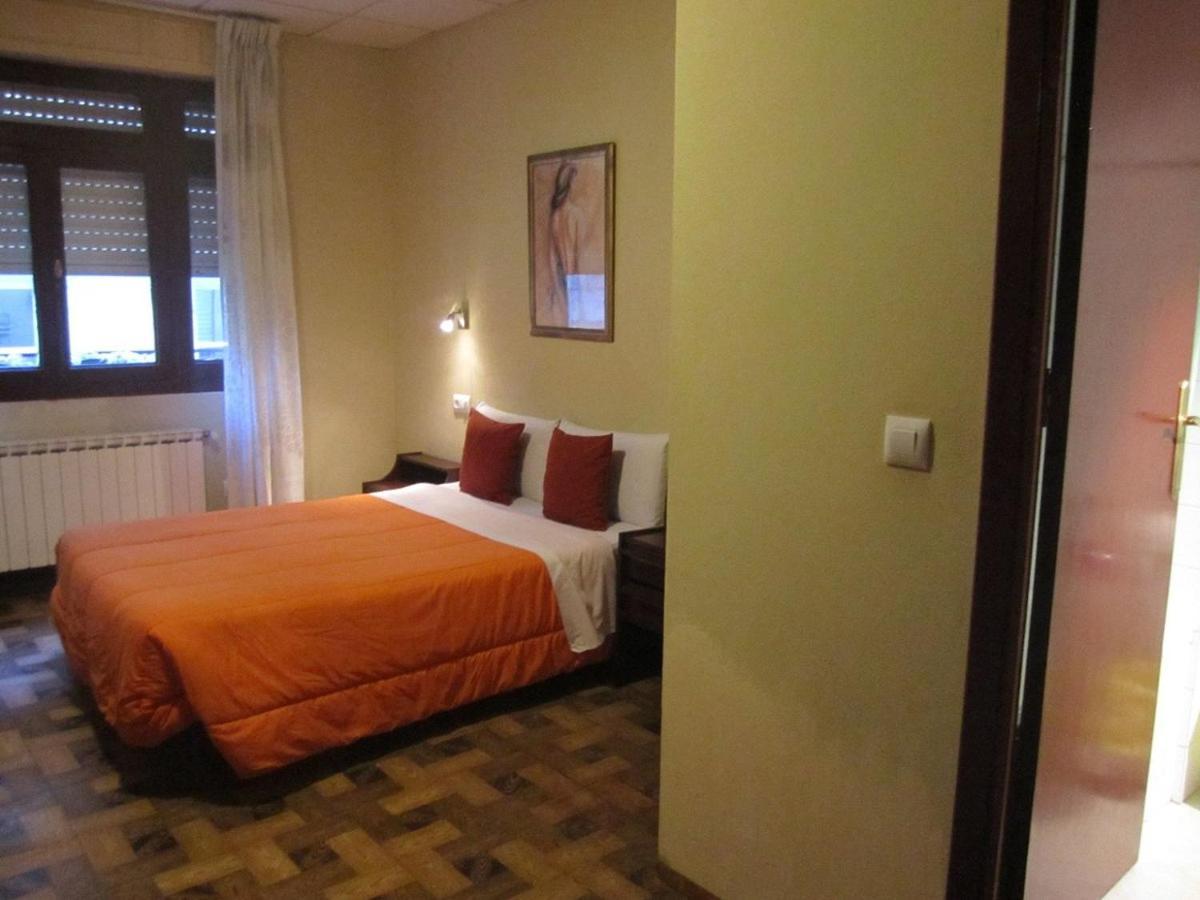 Hostal Real Vigo Esterno foto
